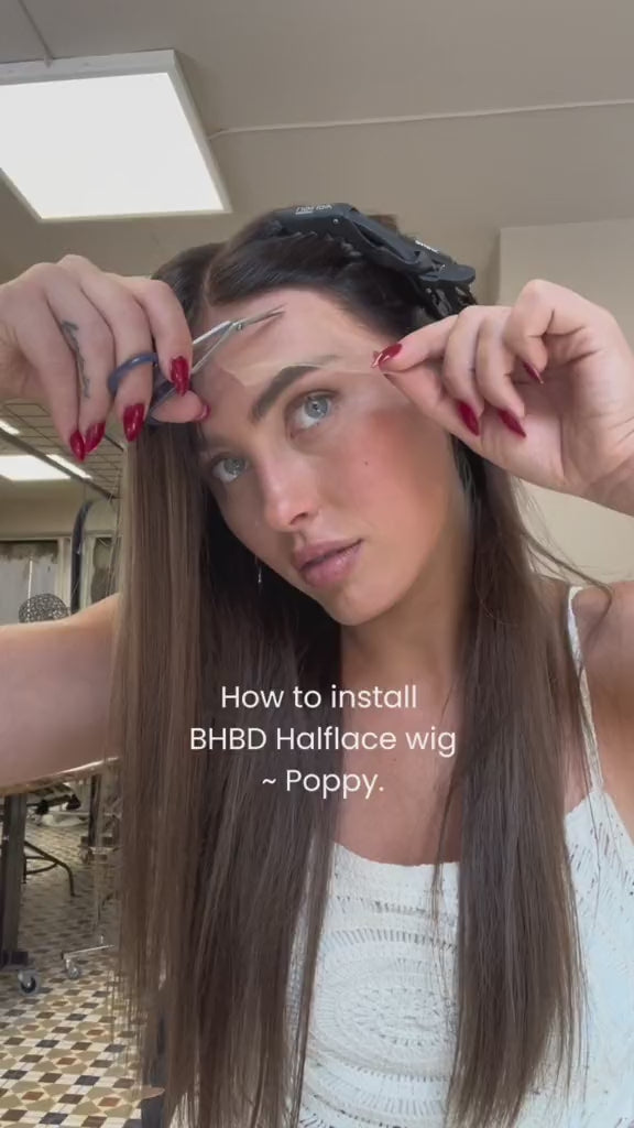  Product demonstration of BHBD half lace wig. 